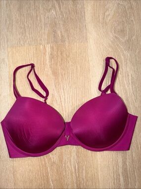 Victoria’s Secret Push-Up Bra in Fuchsia